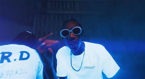 Wiz Khalifa’s Throwback Sunglasses Style in “Bake Sale” Video.